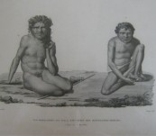 NOUVELLE-HOLLANDE, PORT JACKSON – SAUVAGES DES MONTAGNES-BLUES – Louis de Freycinet – Atlas Historique 1822